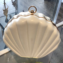 Load image into Gallery viewer, White Seashell Bag
